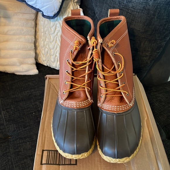 L.L Bean Boots, 8” Flannel-Lined Insulated Women’s Size 11 M - Picture 2 of 7